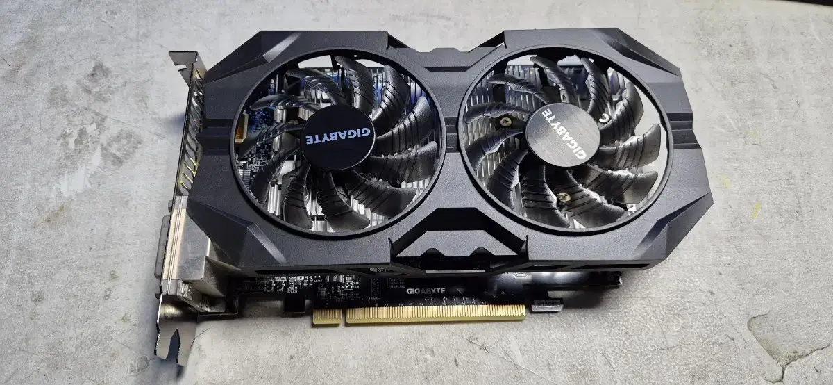 기가바이트 GTX950 2GB